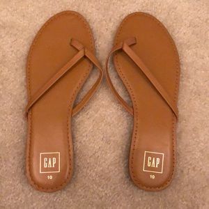 Gap flip flops